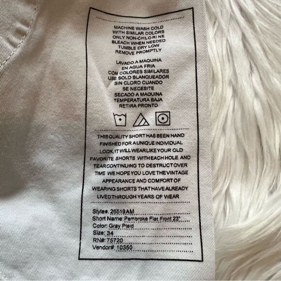 BKE Men’s Shorts Pembroke Size 34x12 Gray White Plaid Bermuda Casual Buckle - Picture 4 of 6